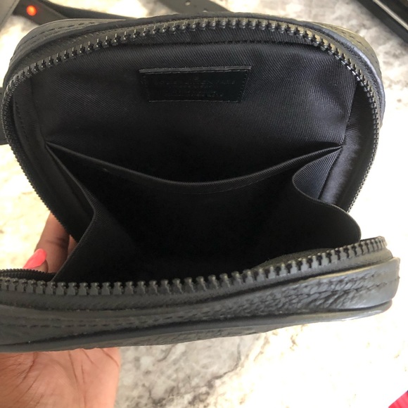 Louis Vuitton men’s utility side bag - Picture 3 of 5